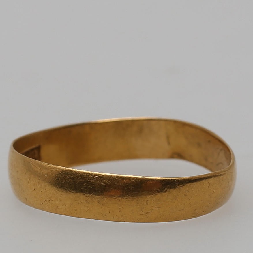 RING, 23 K guld, 2,5 gram.