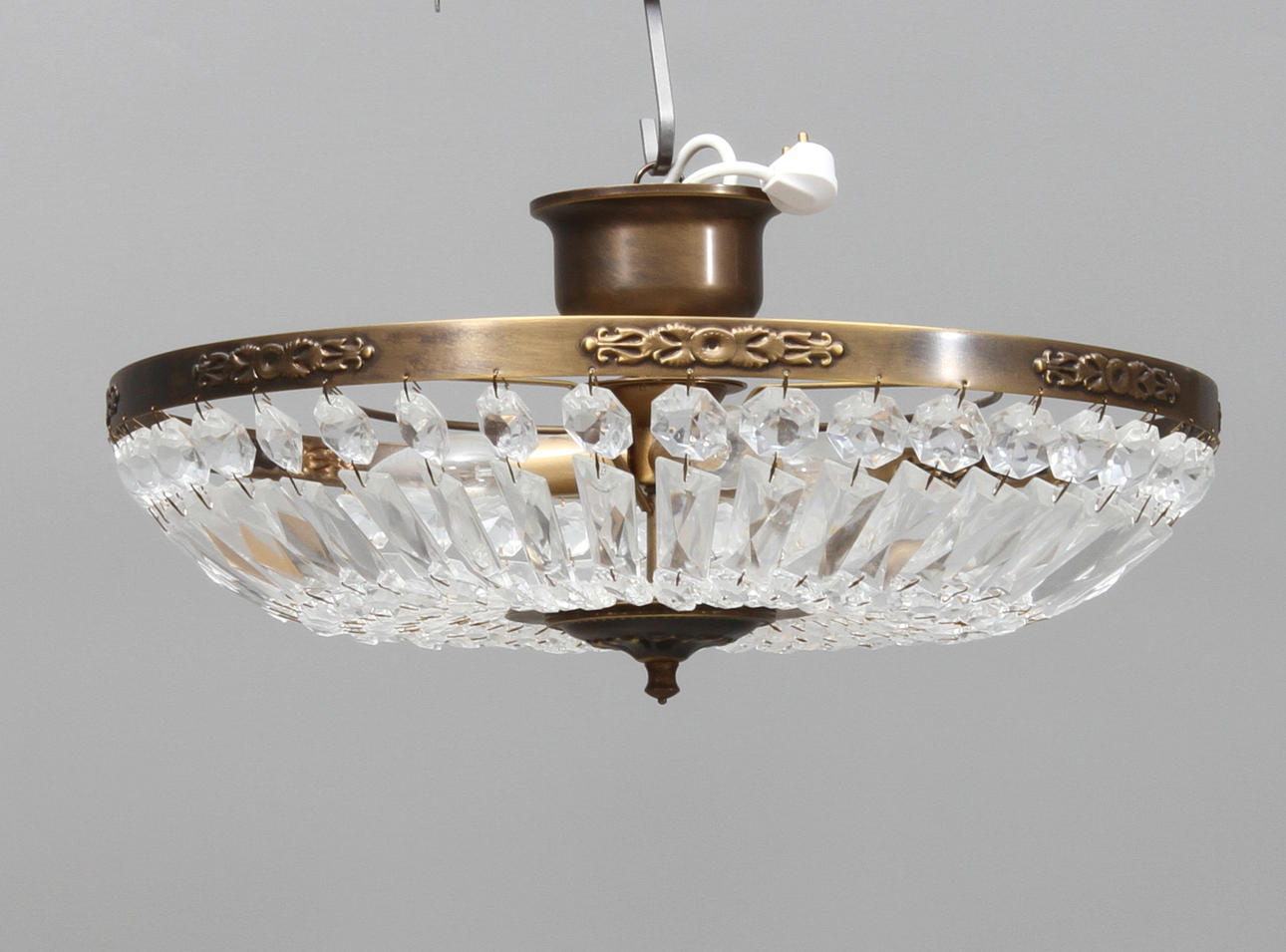 TAKPLAFOND, behängd med prismor, 19/2000-tal.