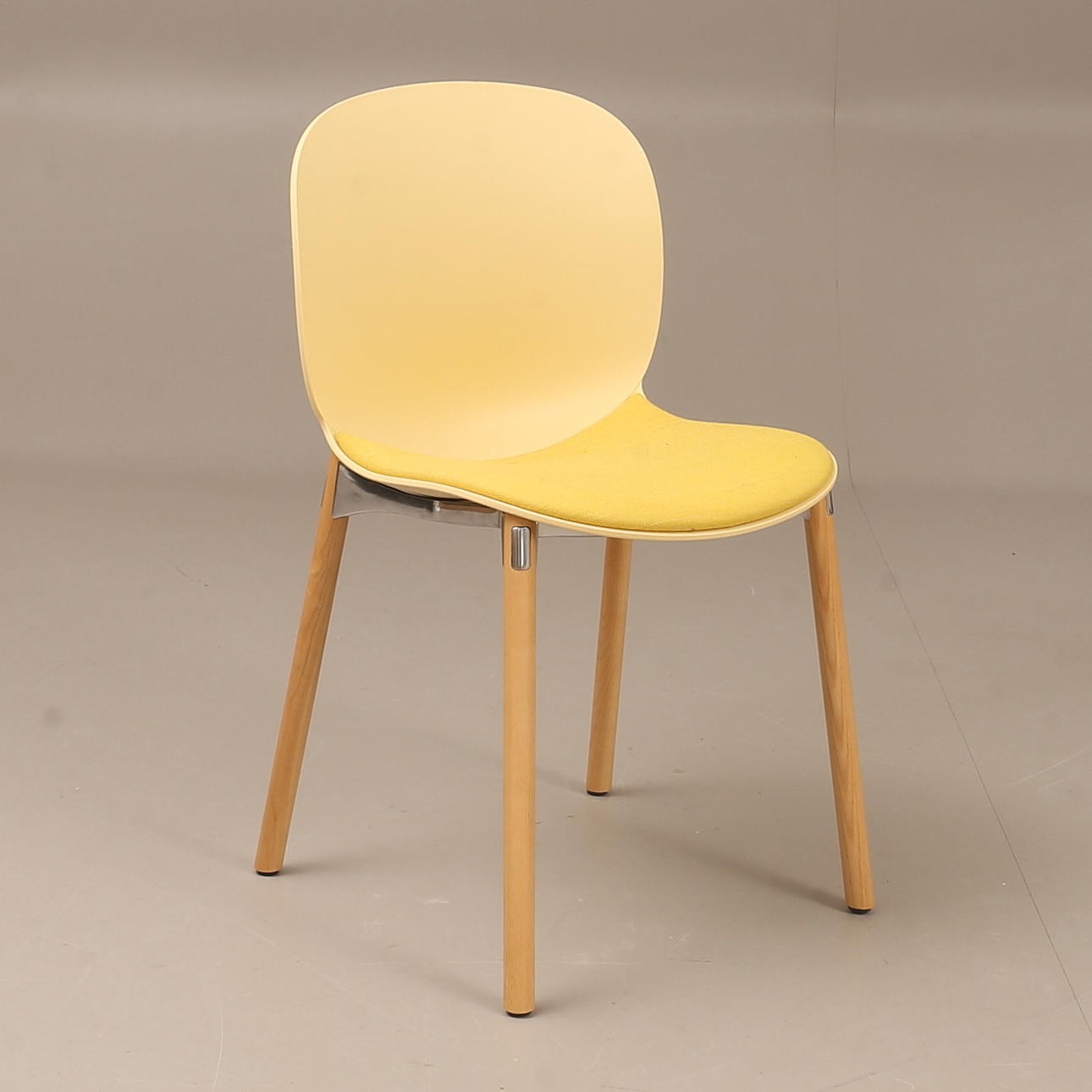 TUOLI, renkaat, malli NOOR 6080.