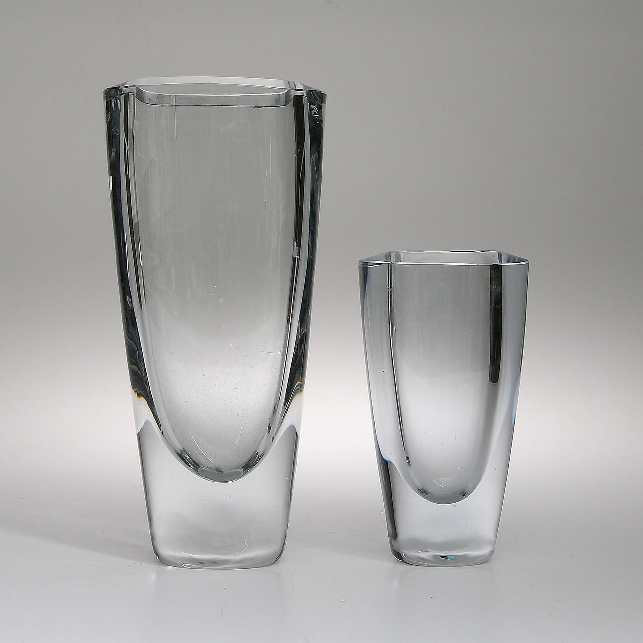 VASER, 2 st, glas, Gerda Strömberg, Strömbergshyttan.