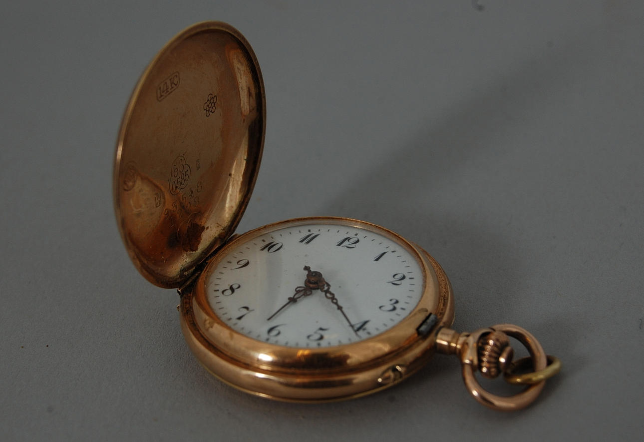 DAMFICKUR guld 14 K.