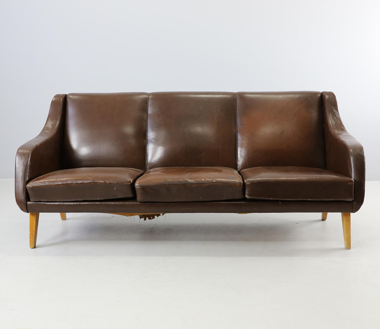 SOFA, imiteret læder, nitter, 1960'erne.