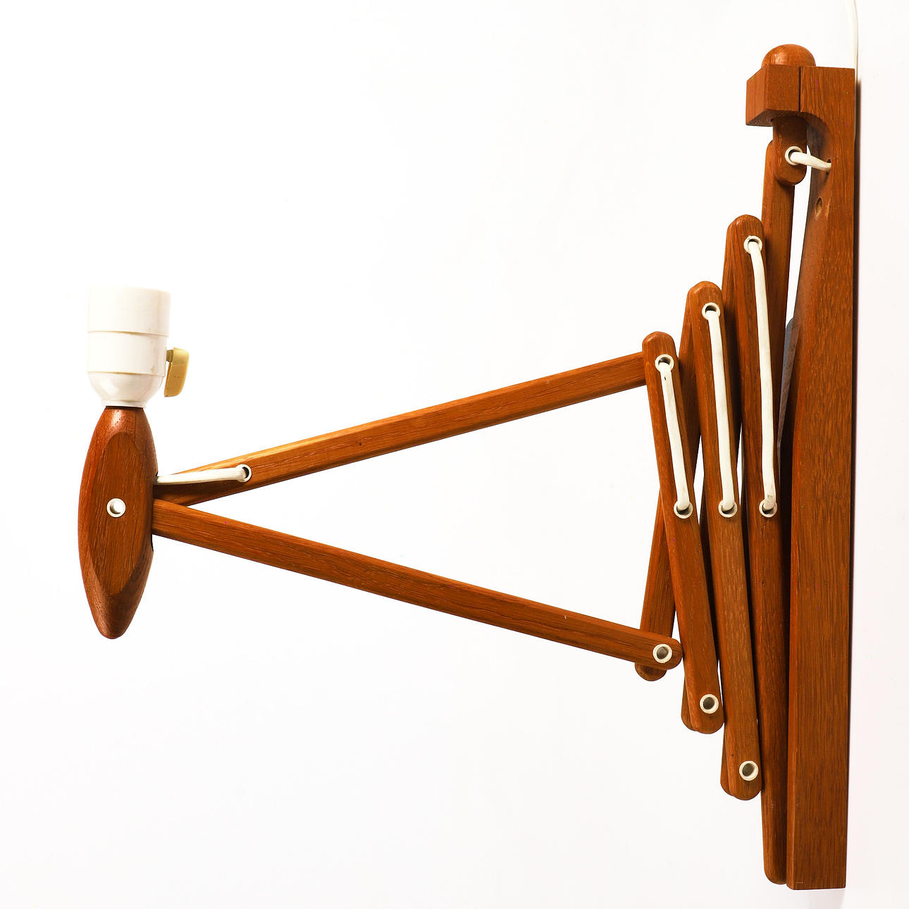 VÆGLAMPE, teak, Le Klint.