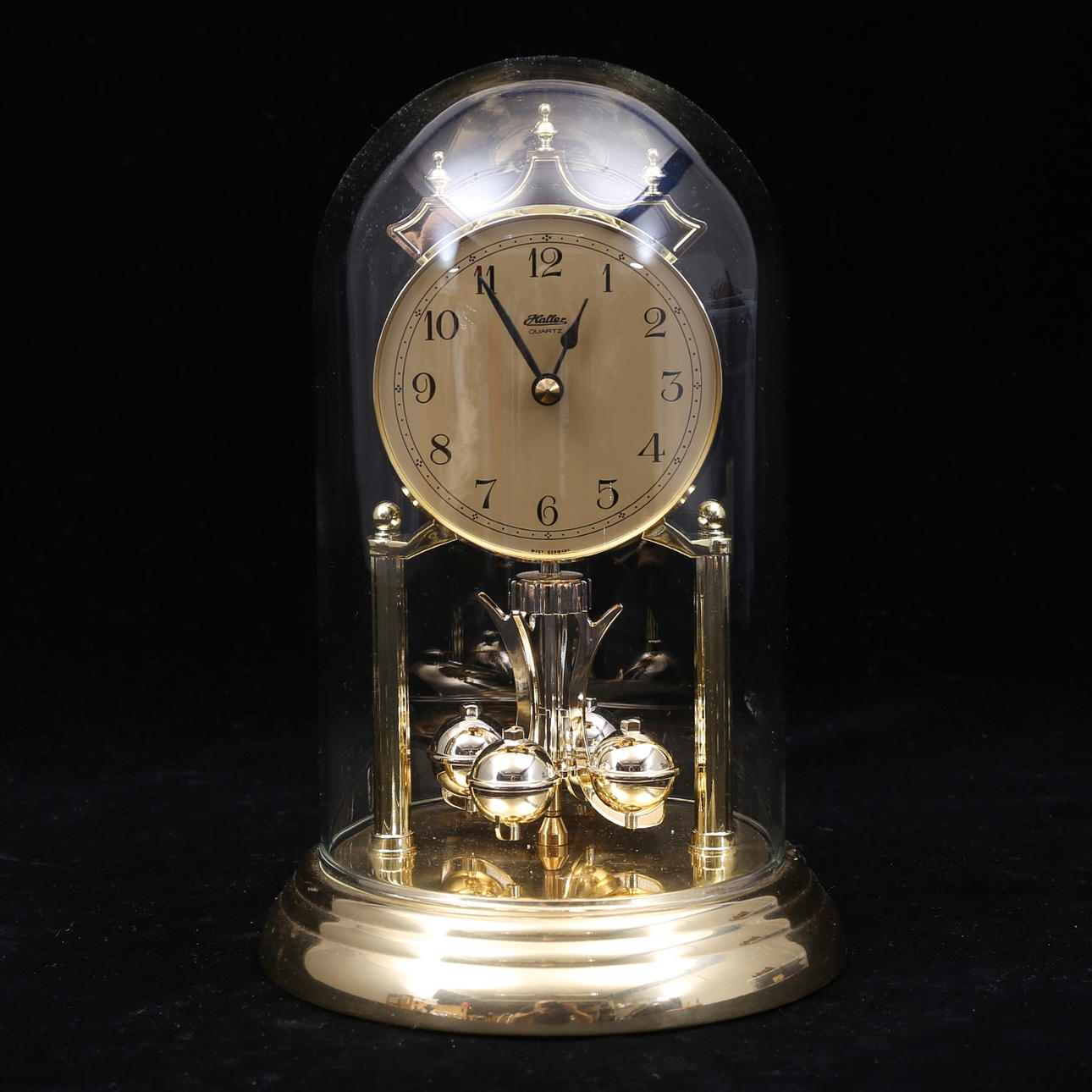TISCHUHR/JAHRESUHR, Haller, Quarz.