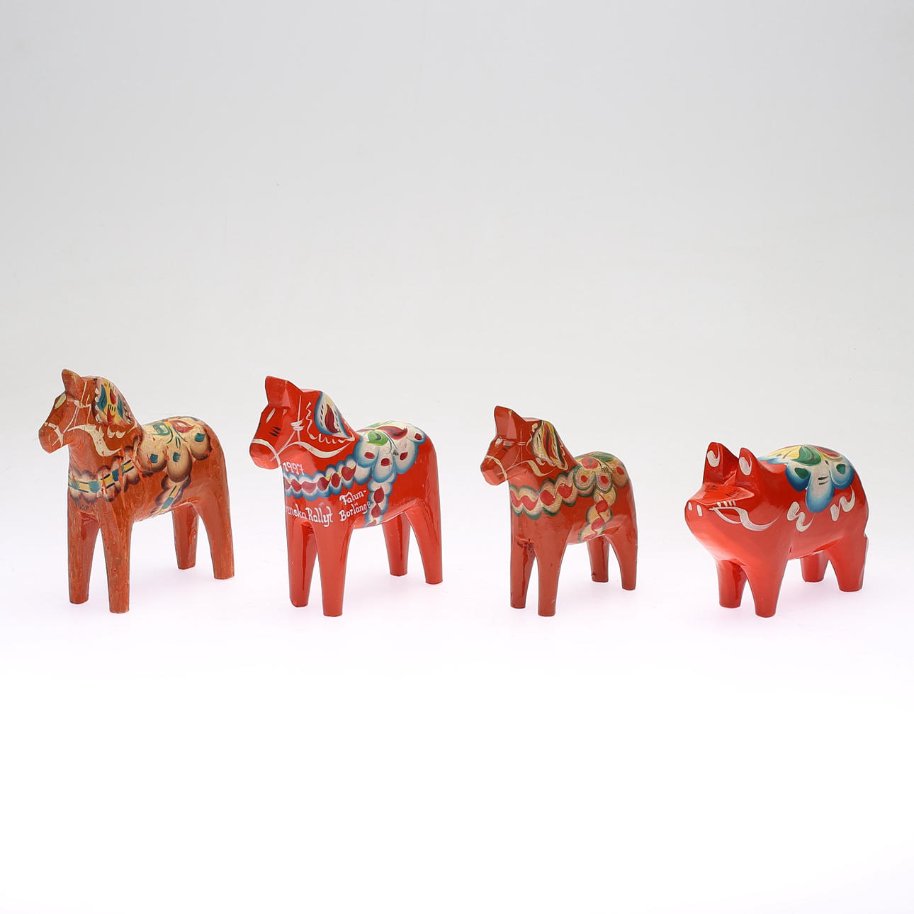 DALAGRIS samt DALAHÄSTAR, 3 st, 1900-tal.