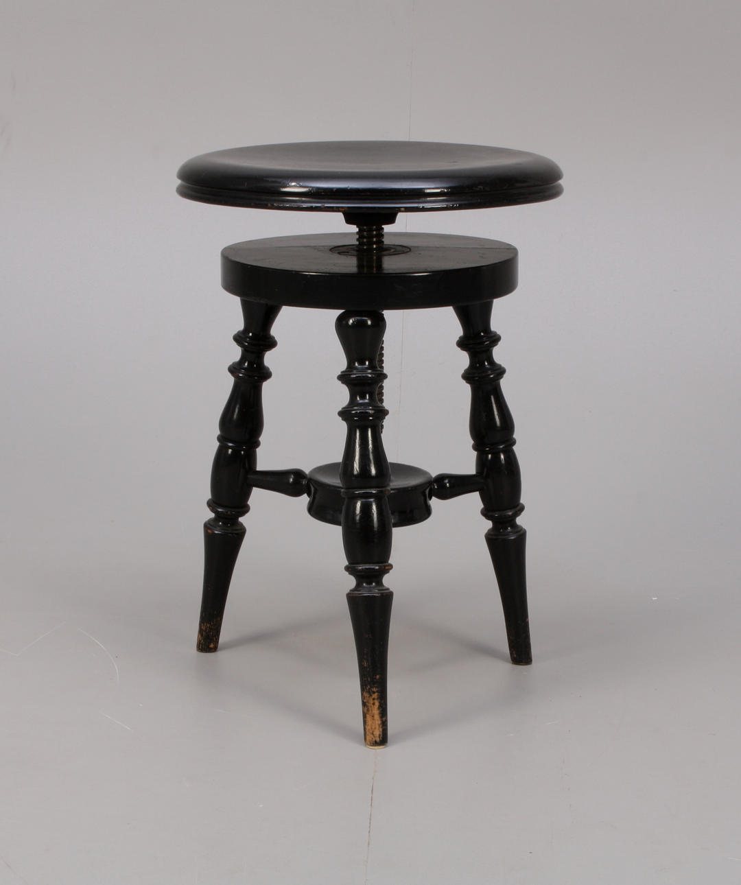 PIANOPALL, trä, 1900-tal.