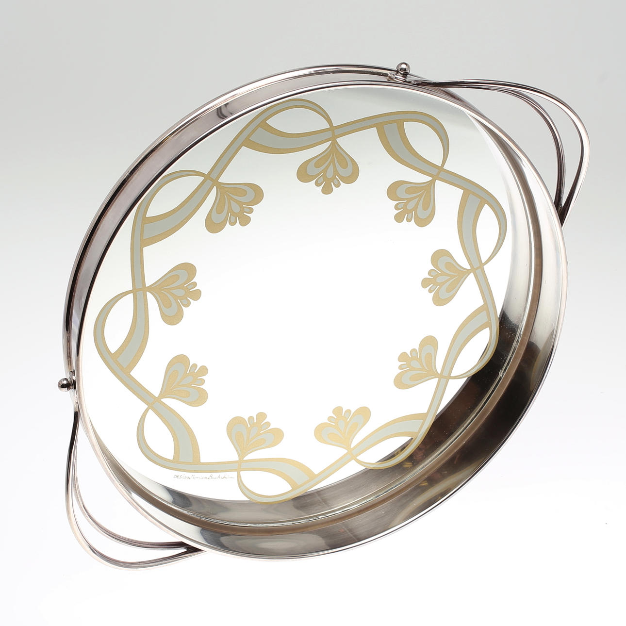 MONICA BACKSTRÖM. BRICKA, nysilver/spegelglas.