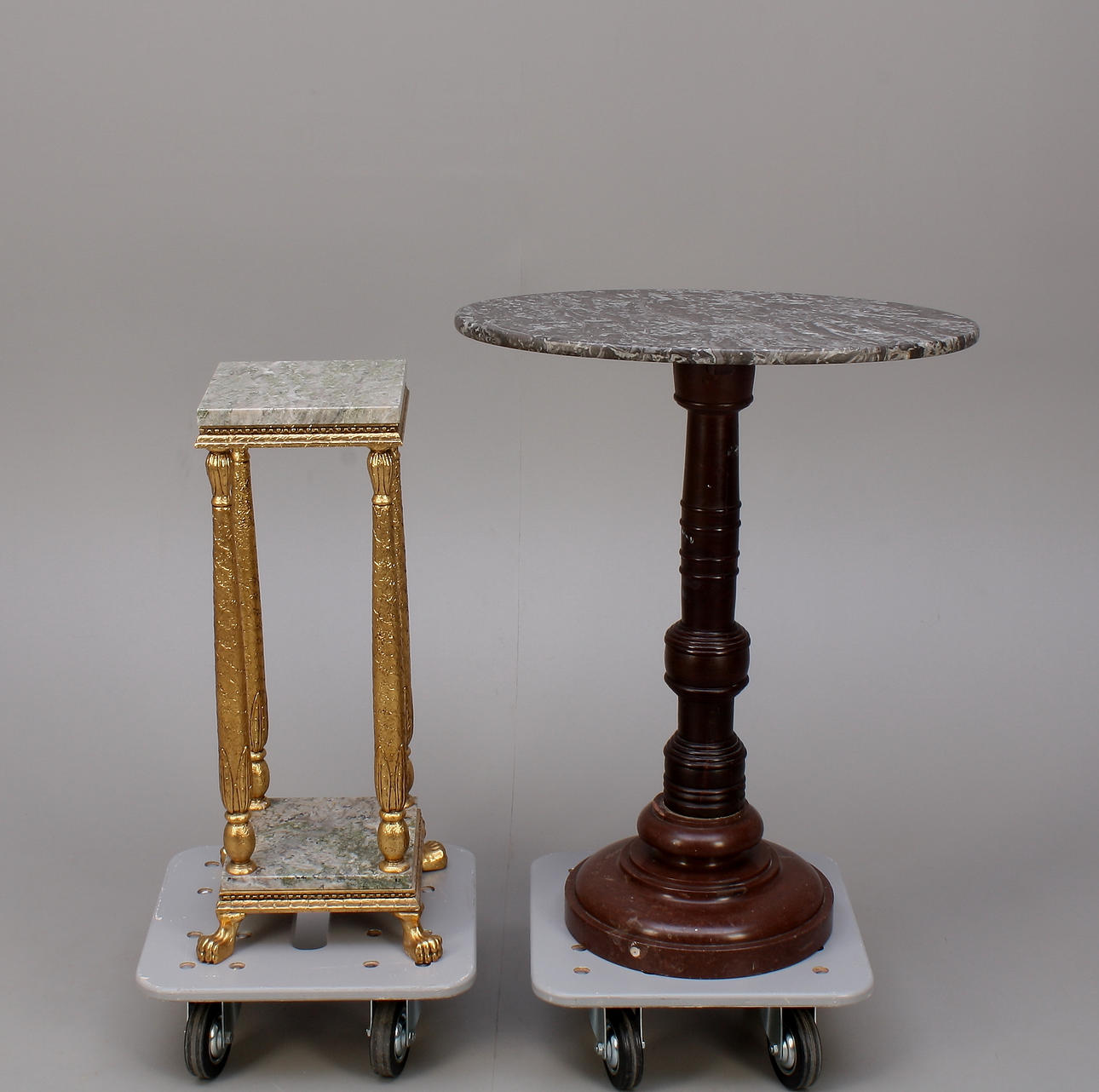 PIEDESTAL samt PELARBORD, stenskivor, 1900-tal.