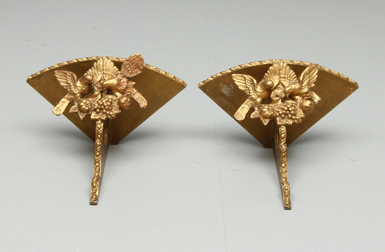 HÖRNKONSOLER 1 par, 1800-tal.