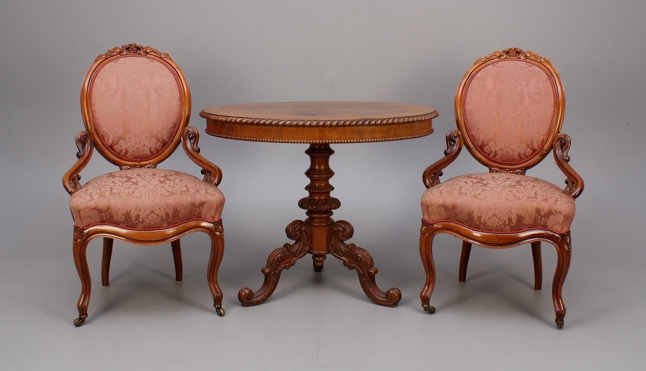 MÖBELGRUPP, 3 delar, nyrokoko: stolar, ett par + bord.