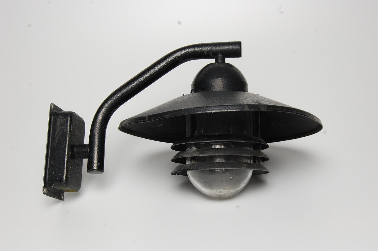 YTTERBELYSNING, 1900-talets senare del.