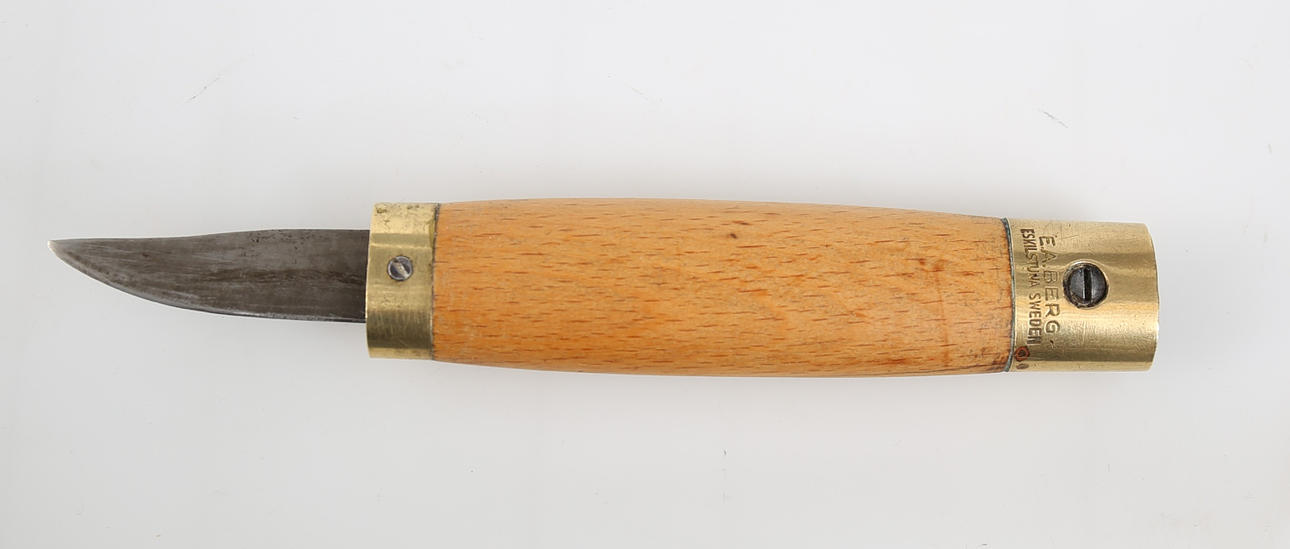 THIN KNIFE/SHOEMAKER KNIFE, marked EA Mountain Eskilstuna.