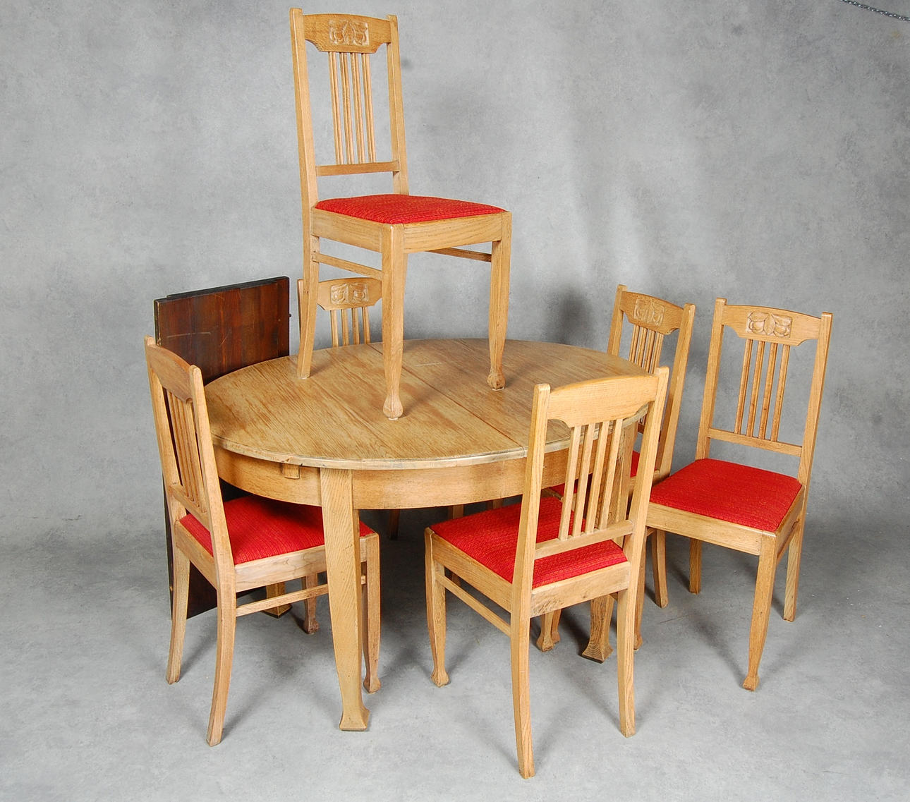 MATSALSMÖBEL, 9 delar," Äpple " 1900-talets första hälft.