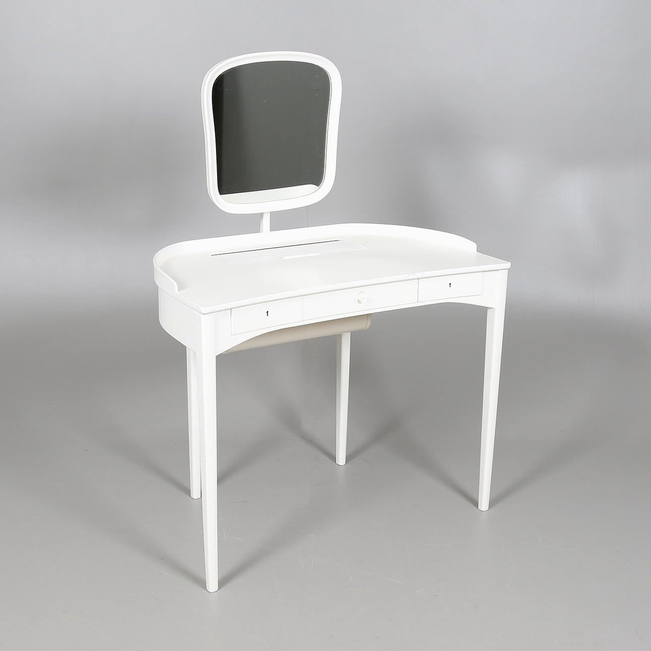 SMINKBORD, Carl Malmsten "Birgitta".