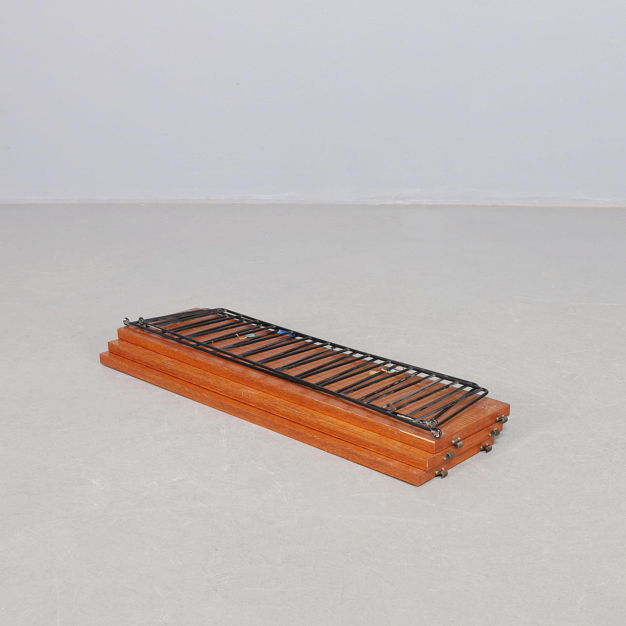 STRINGHYLLA, teak, 1950/60-tal.