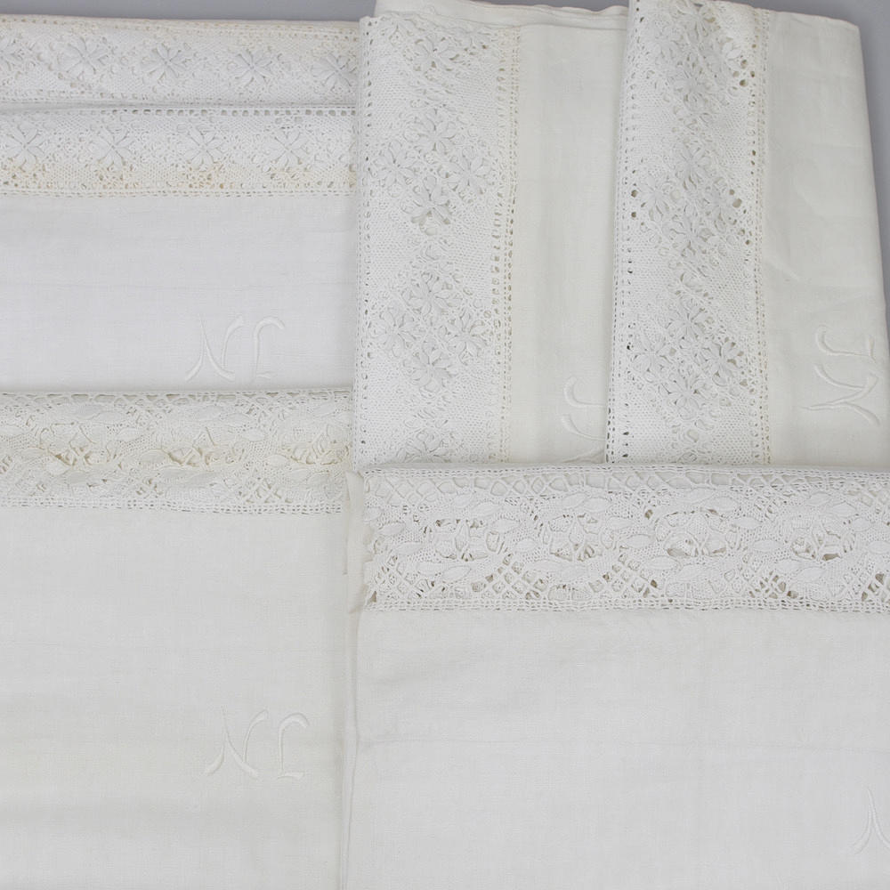 LAKAN MED SPETS OCH BRODYR.