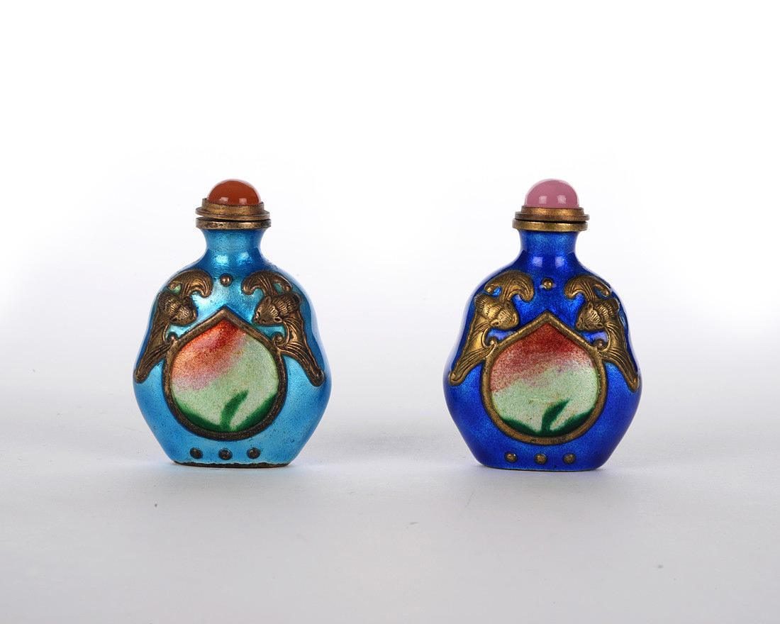 2 SNUFF BOTTLES, CHINA, brass with enamel.