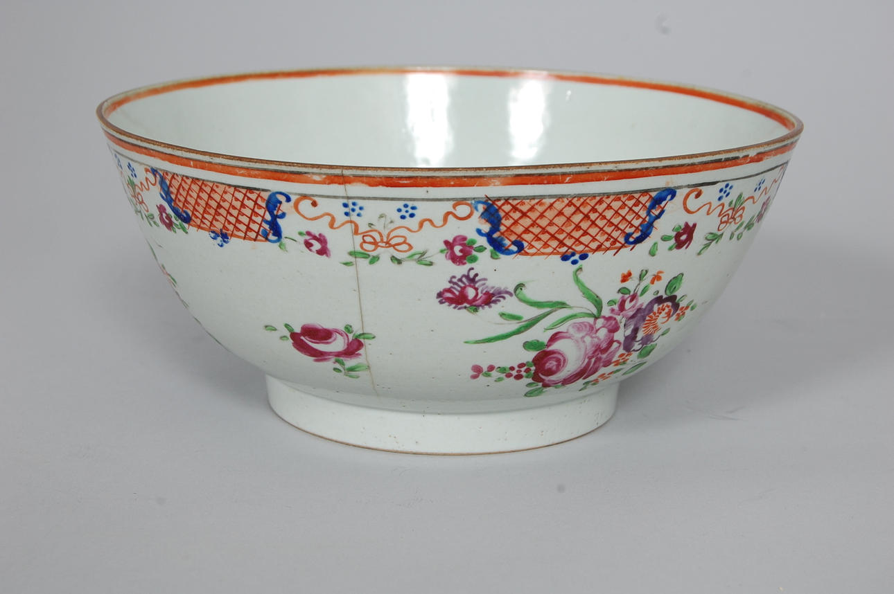 PORSLIN, skål, Kina, 1700-tal.