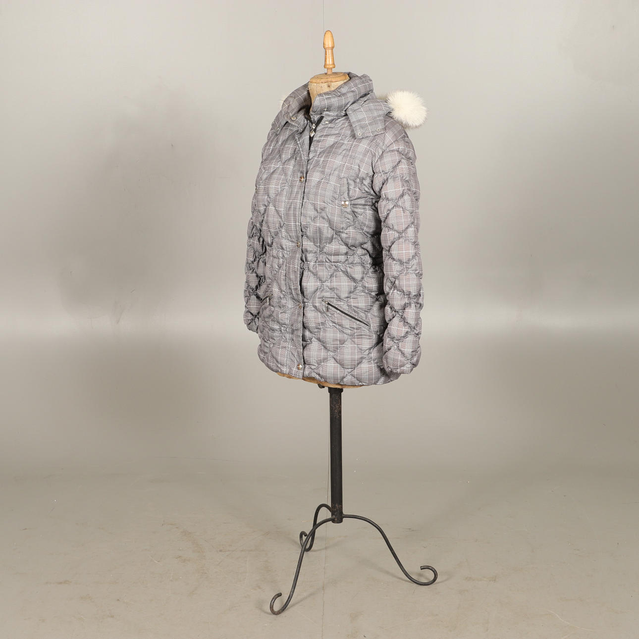 DUVET JACKET, matt lacquered, Petroff, Sweden.