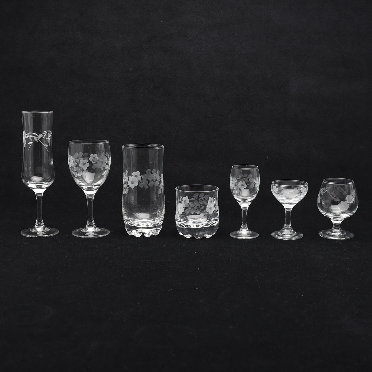 GLASSERVIS, 100 delar, Books, Kosta, 1900-talets andra hälft.