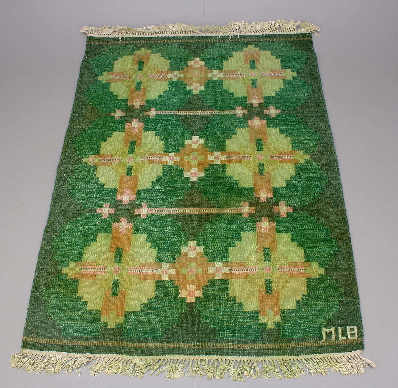 MATTA, röllakan, signerad MLB, 205x138 cm.