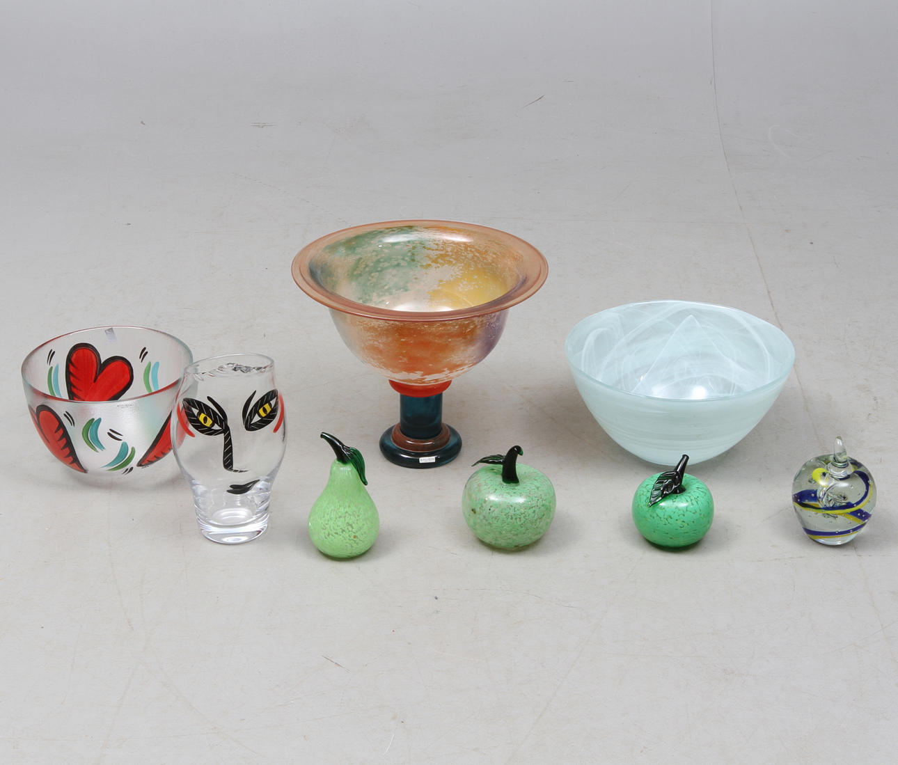 PARTI GLAS, 8 delar, bla Ulrica Hydman-Vallien och Kjell Engman.