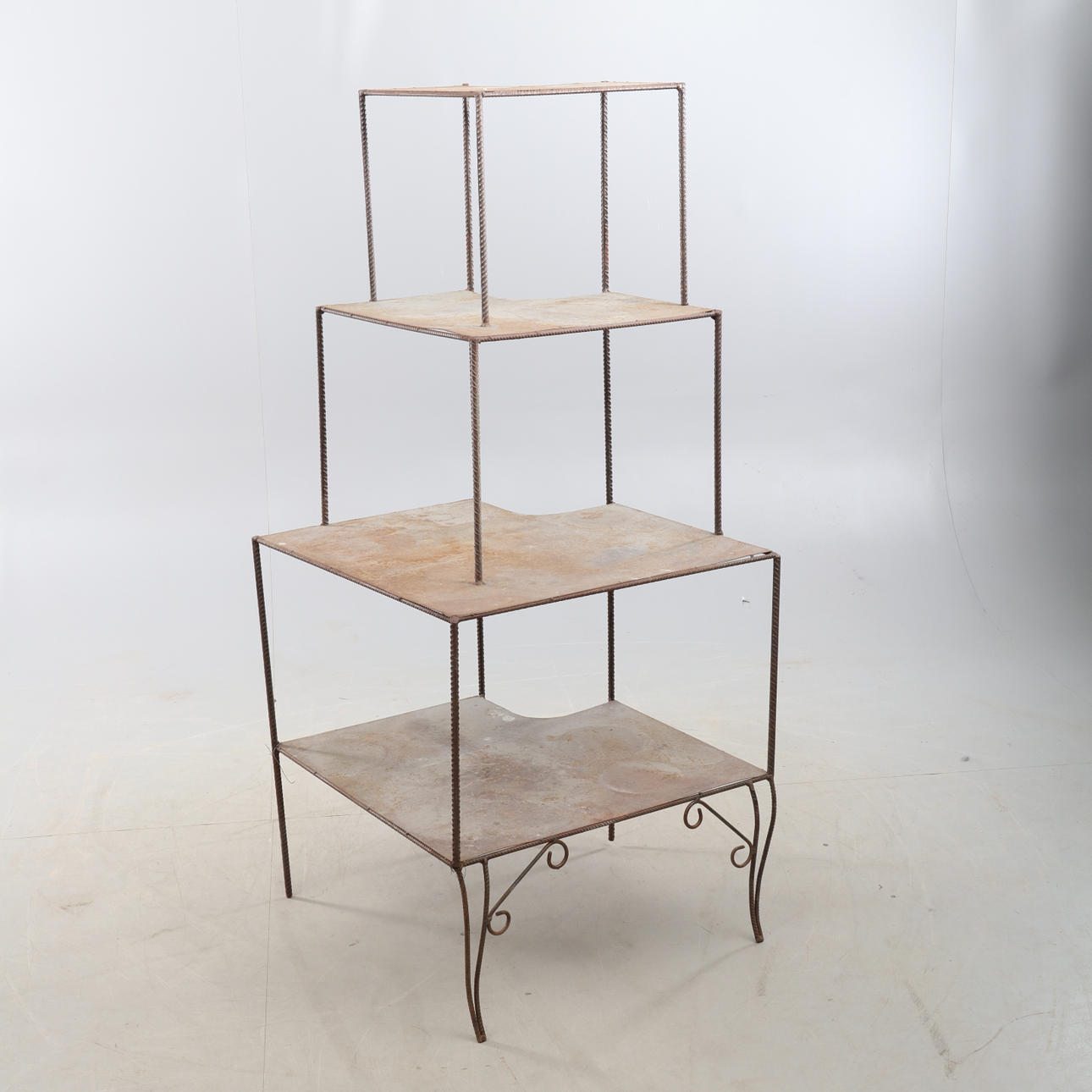 REPISA, piso, metal.