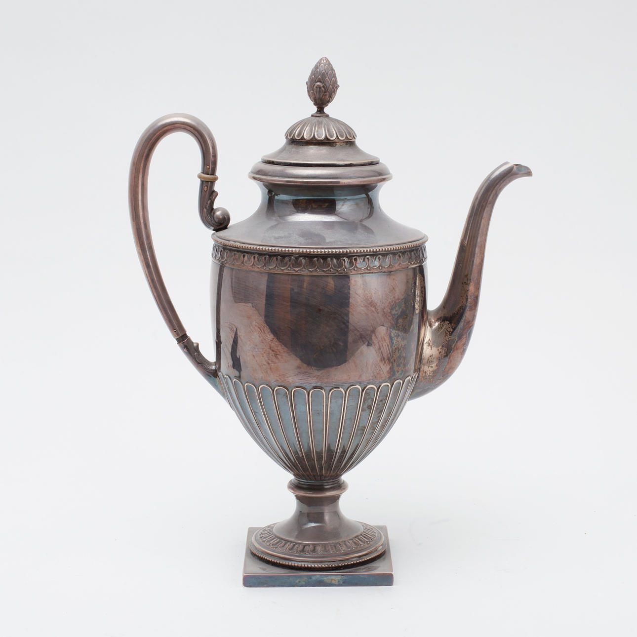 CAFETERA, plata, CGH, Estocolmo, 1949. Peso 560 gramos.