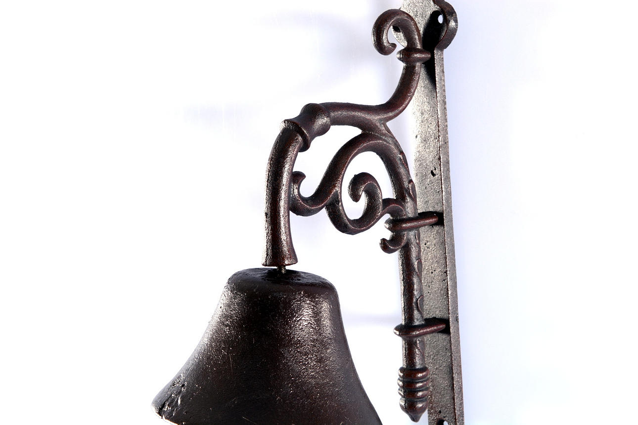 VÄGGKLOCKA, smide, 1900-talets första hälft.