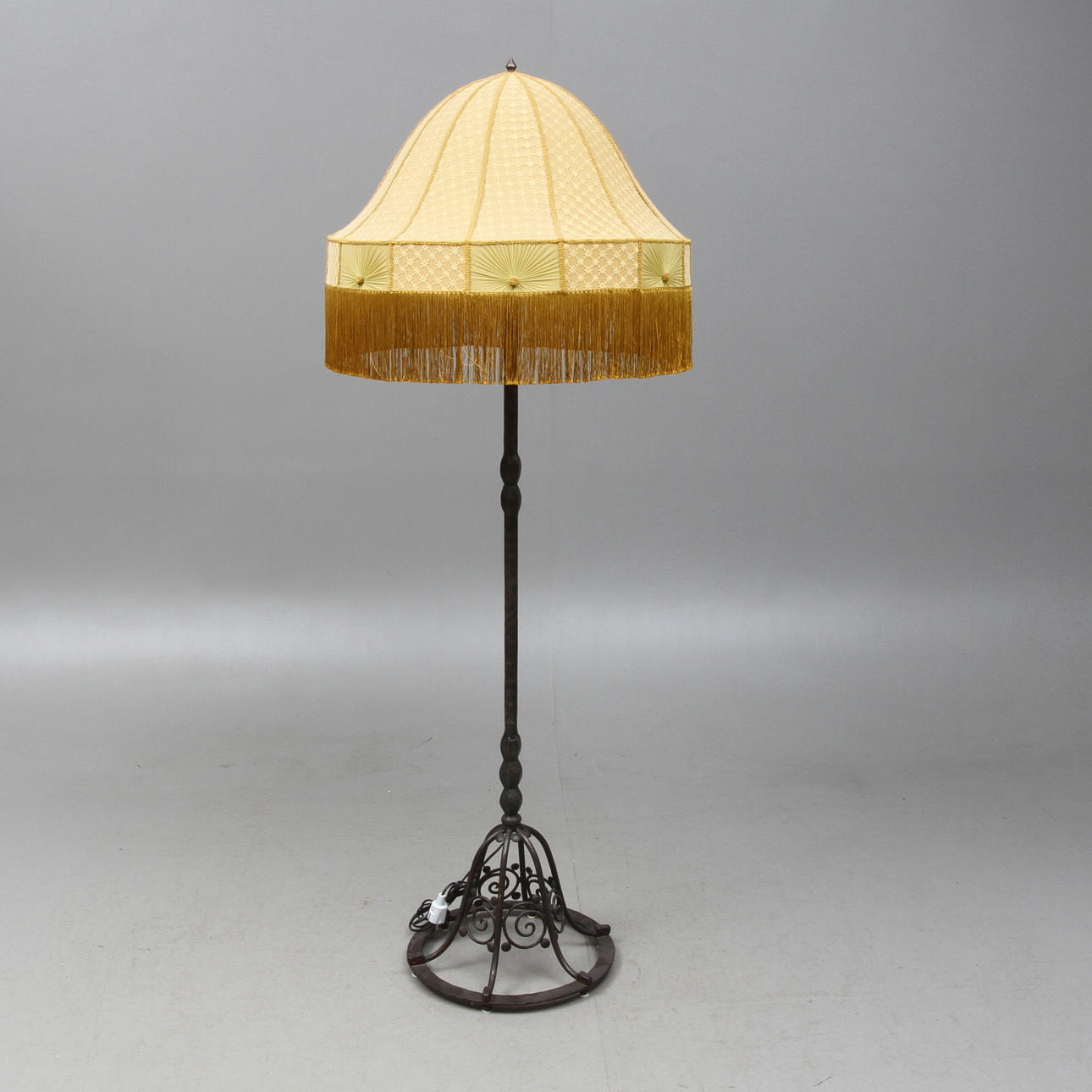 GOLVLAMPA, jugend, 1900-talets början.