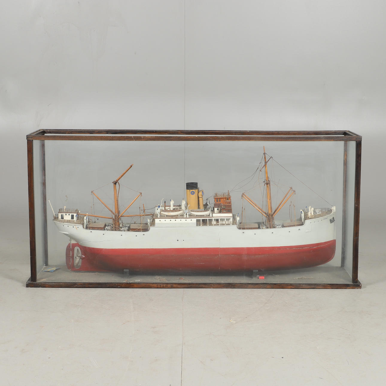 MODELSKIB, "Sirius", Helsingborg, glasmontre.