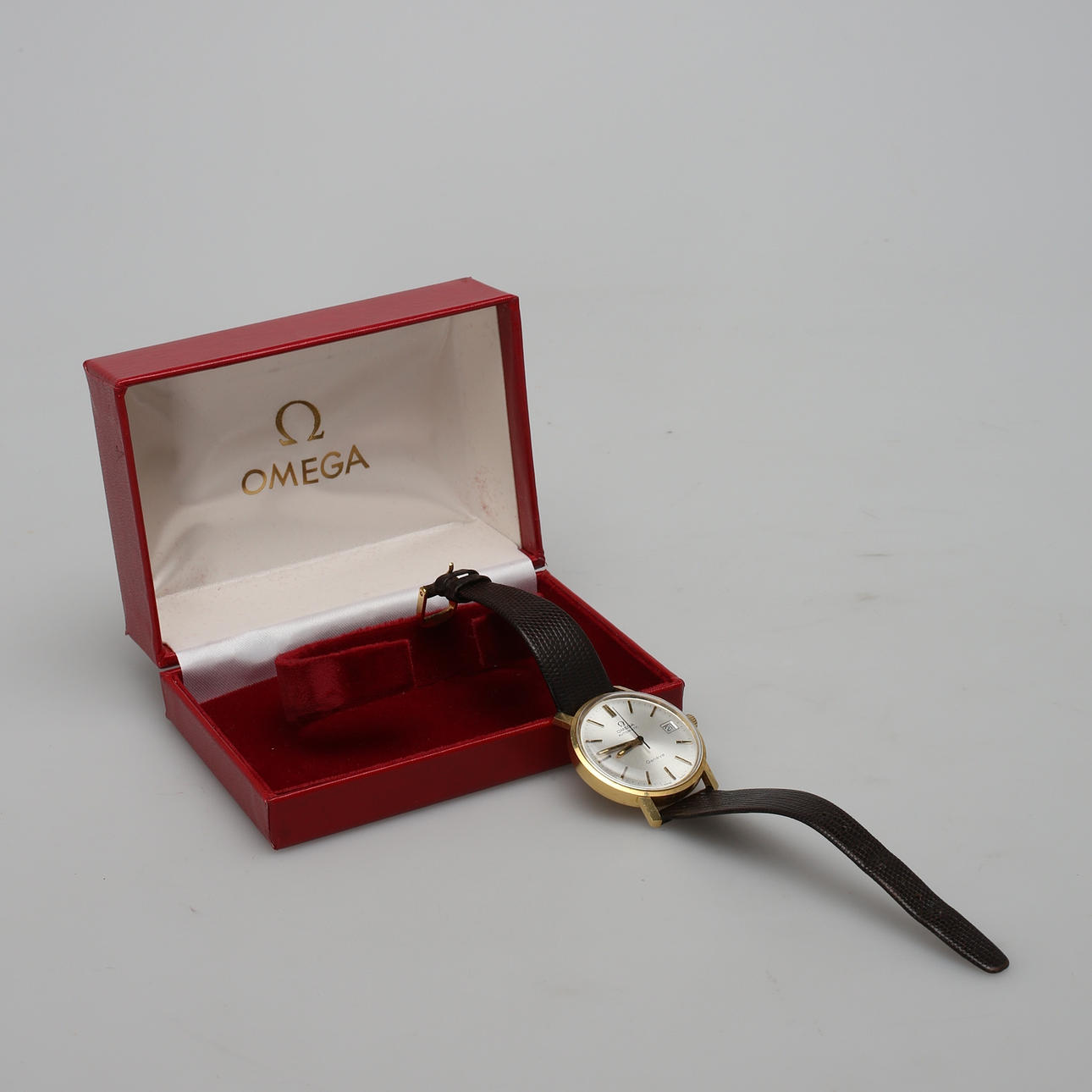 ARMBANDSUR. Omega, automatic, Genevé i 18K guld, 1970-tal.