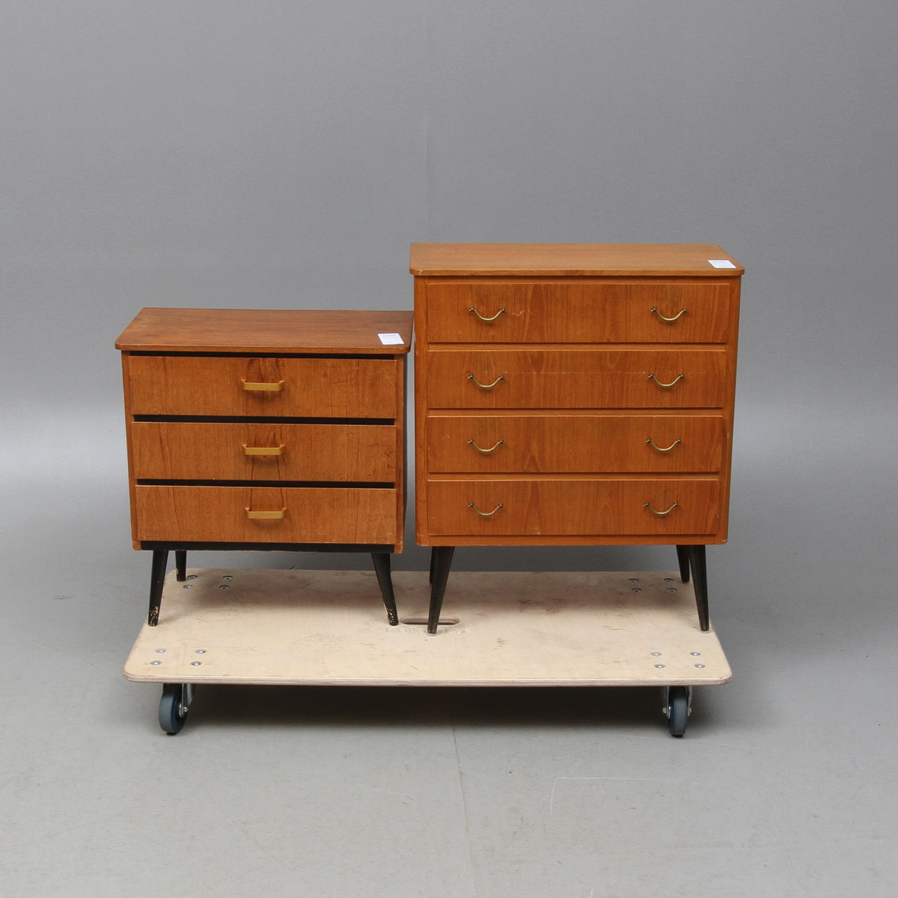 BYRÅAR, 2 st, teakfaner, 1950/60-tal.