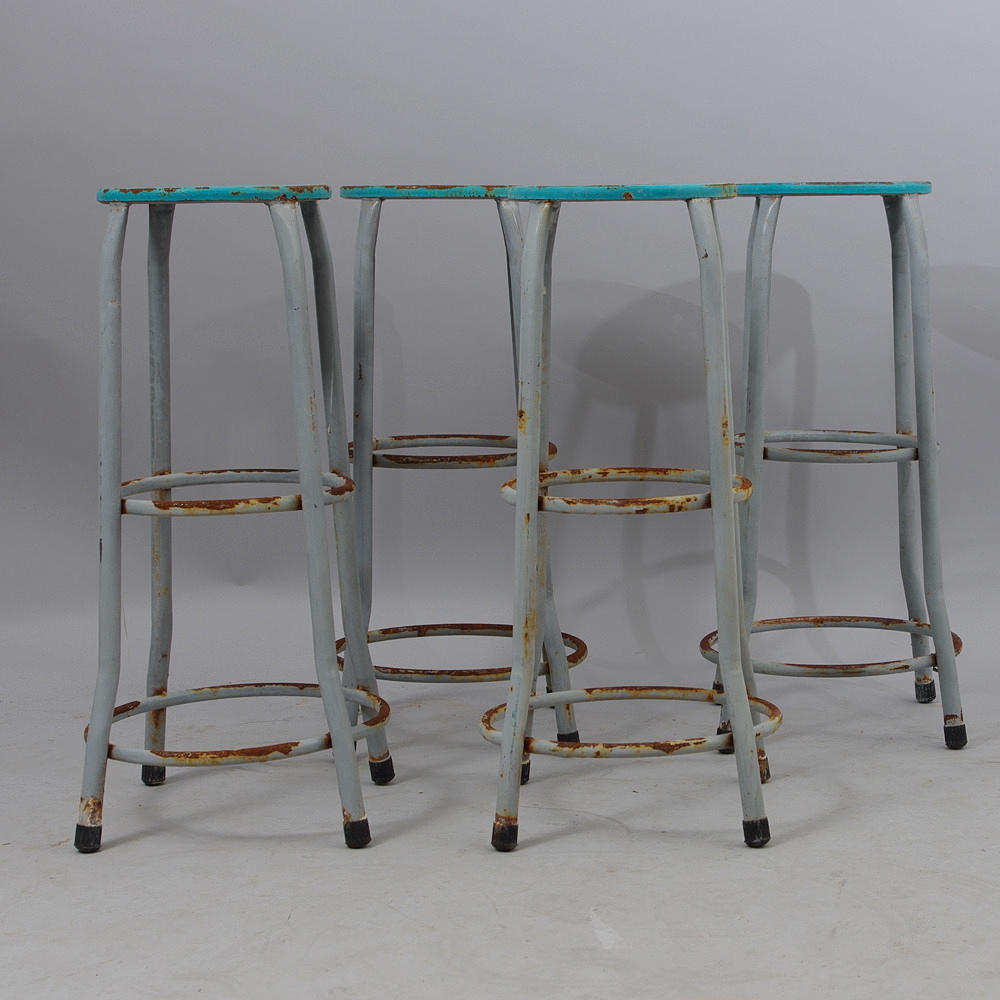 BARPALLAR, 4 stycken, målad metall med plåtsits, industridesign.