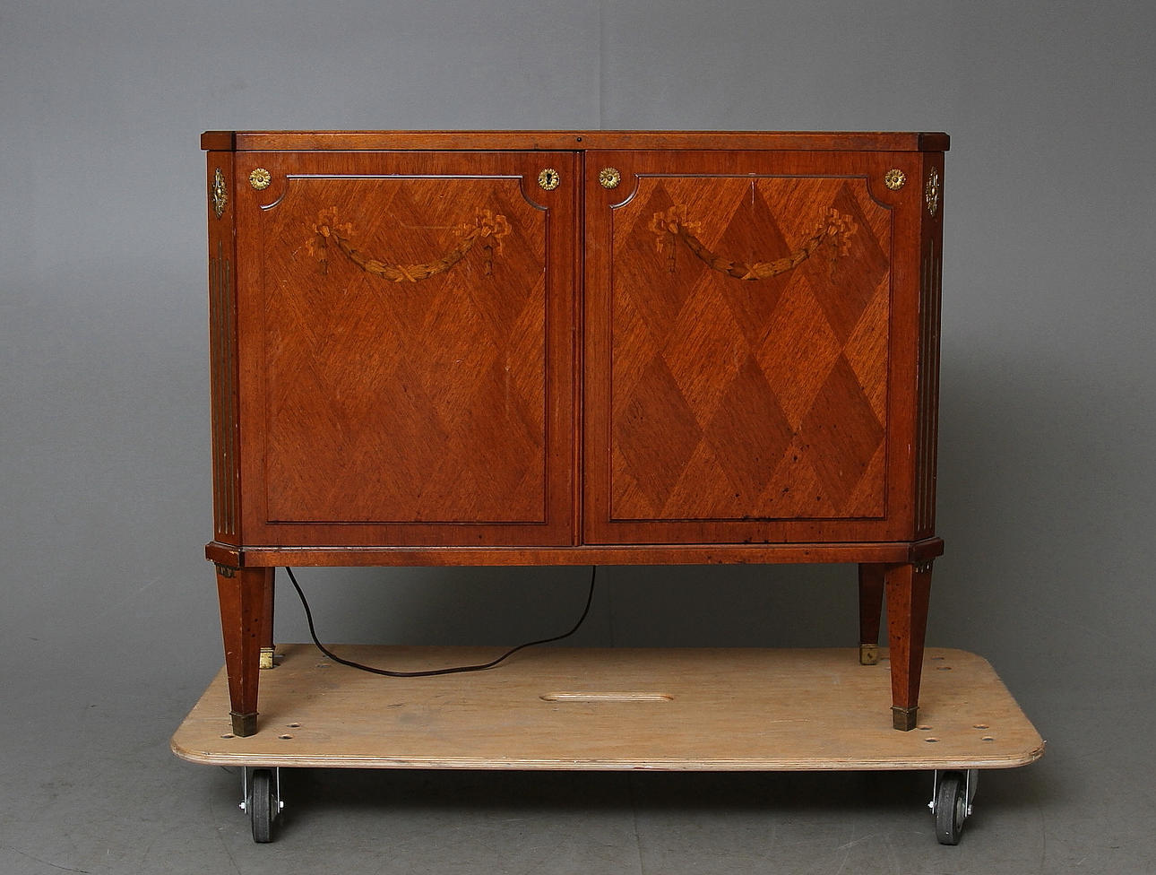 RADIOMÖBEL, Luxor, sengustaviansk-stil, 1950/60-tal.