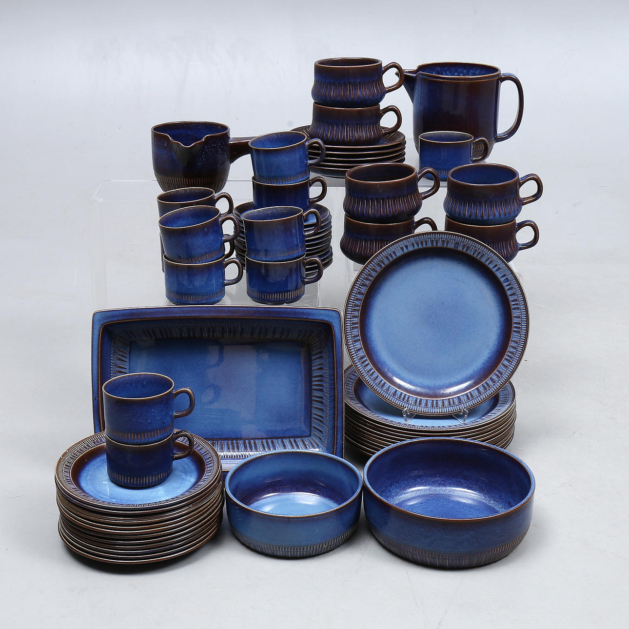 BERIT TERNELL. Servisdelar, 44 delar, "Kosmos", Gefle.