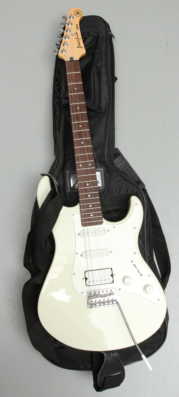 ELGITARR, Yamaha, 1900-tal.