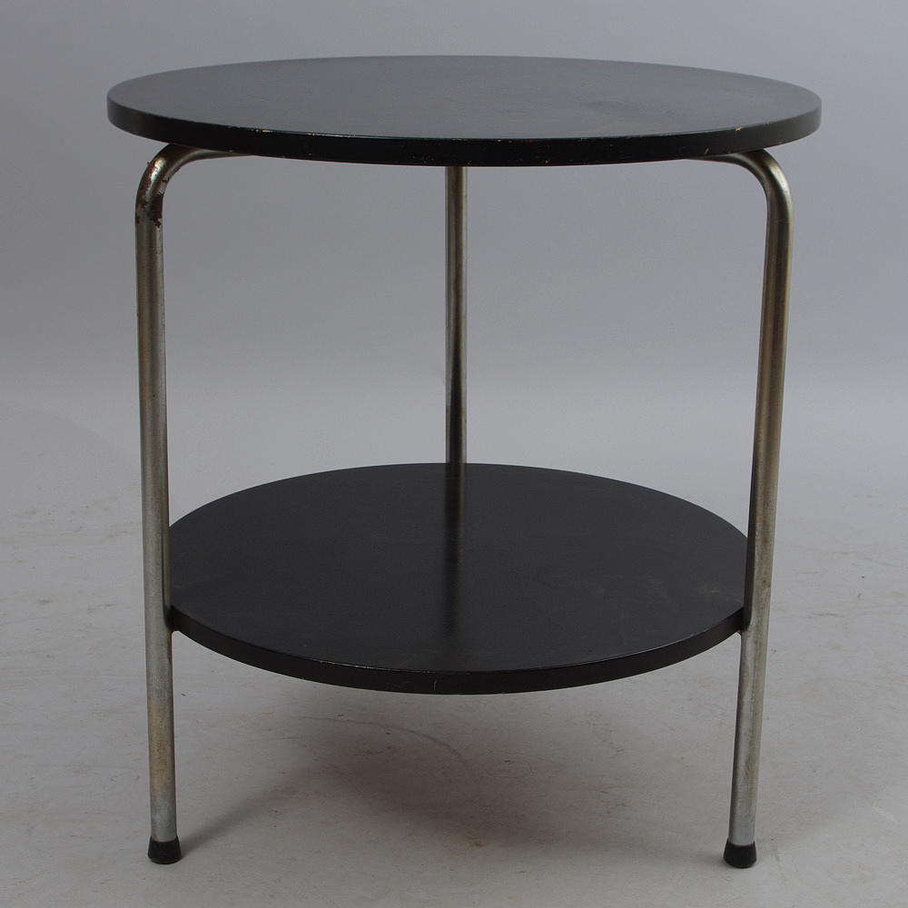 BORD, svartmålade skivor med kromben, funkis.