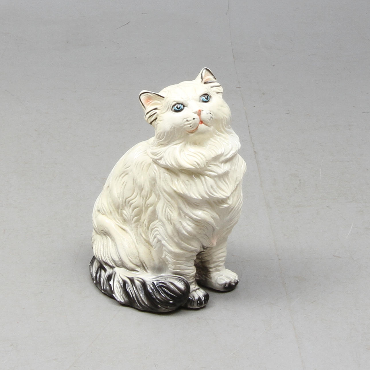 GOLVFIGURIN, Katt, gips, 1900-talets andra hälft.