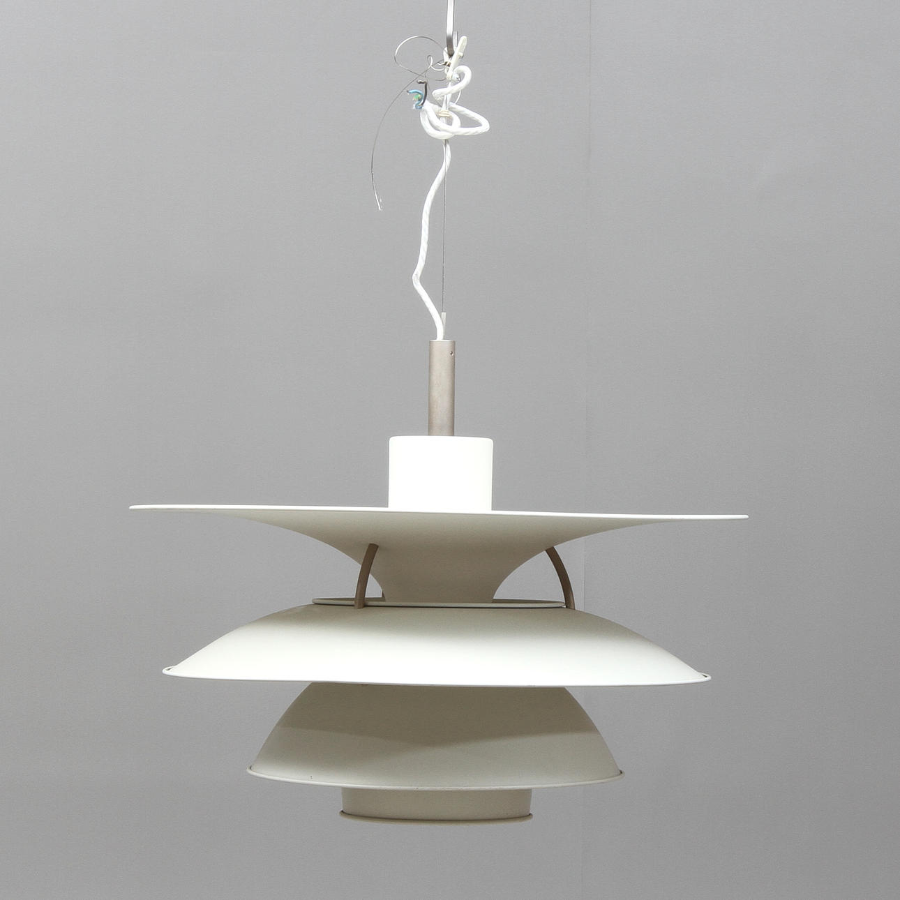 TAKLAMPA, "PH 6½-6" / "Charlottenburg", Ebbe Christensen, Sophus Frandsen och Poul Henningsen för Louis Poulsen. Diameter ca 65 cm.