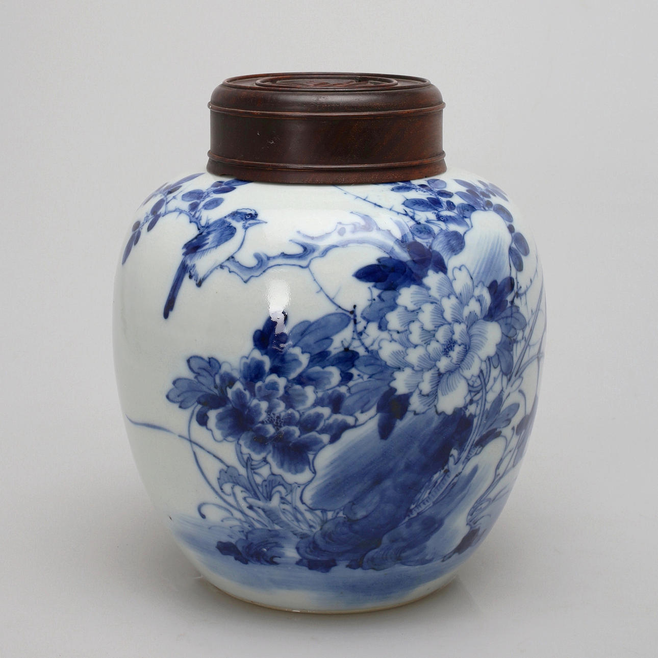 URNA MED TRÄLOCK, Kina 1900-talets första hälft.