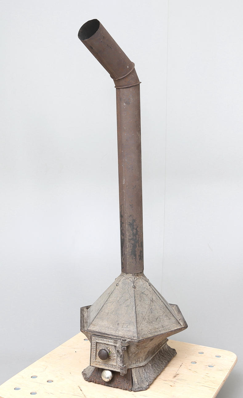 STRYKJÄRNSKAMIN, 1800-tal.