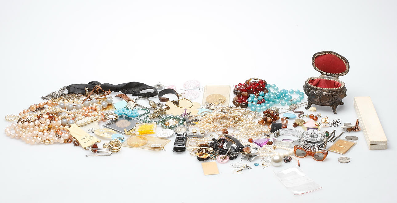 BIJOUTERIER, bl.a. silver, 1900-tal.