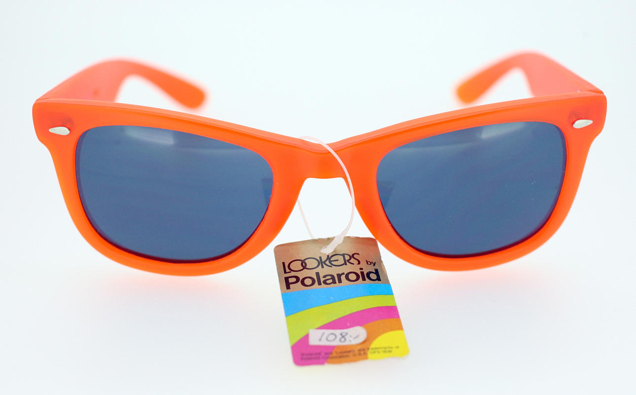 SUNGLASSES, Polaroid Lookers.
