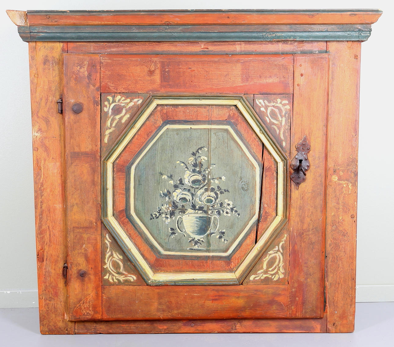 VÄGGSKÅP, Allmoge 17/1800-tal.