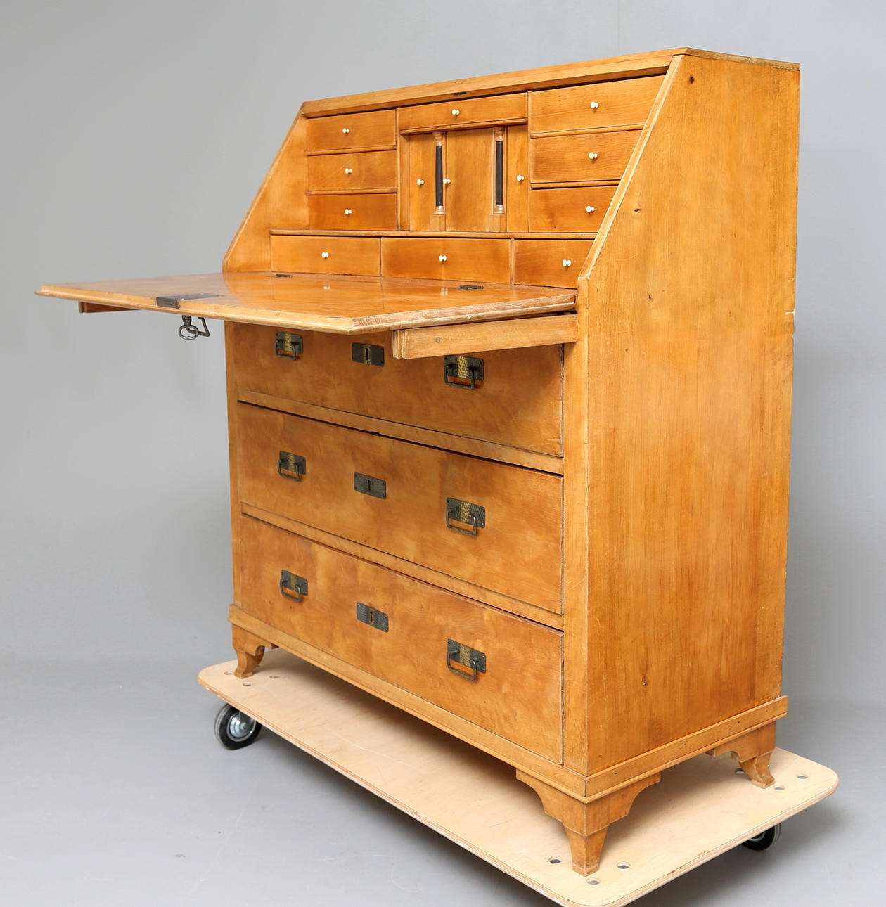 SNEDKLAFF BYRÅ, ljus björk, 1800-talets första del.