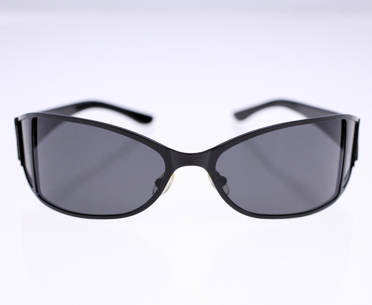 SOLGLASÖGON, Rochas.