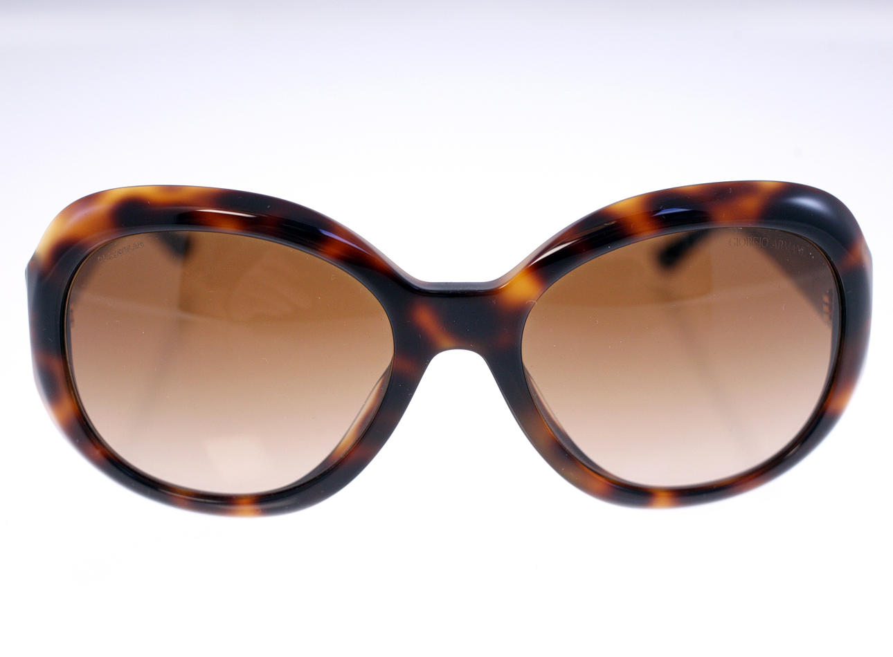 SOLGLASÖGON, Giorgio Armani.