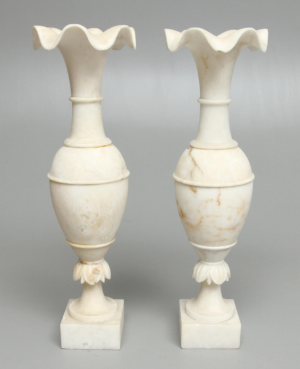 VASER, 1 par, alabaster, 18/1900-tal.