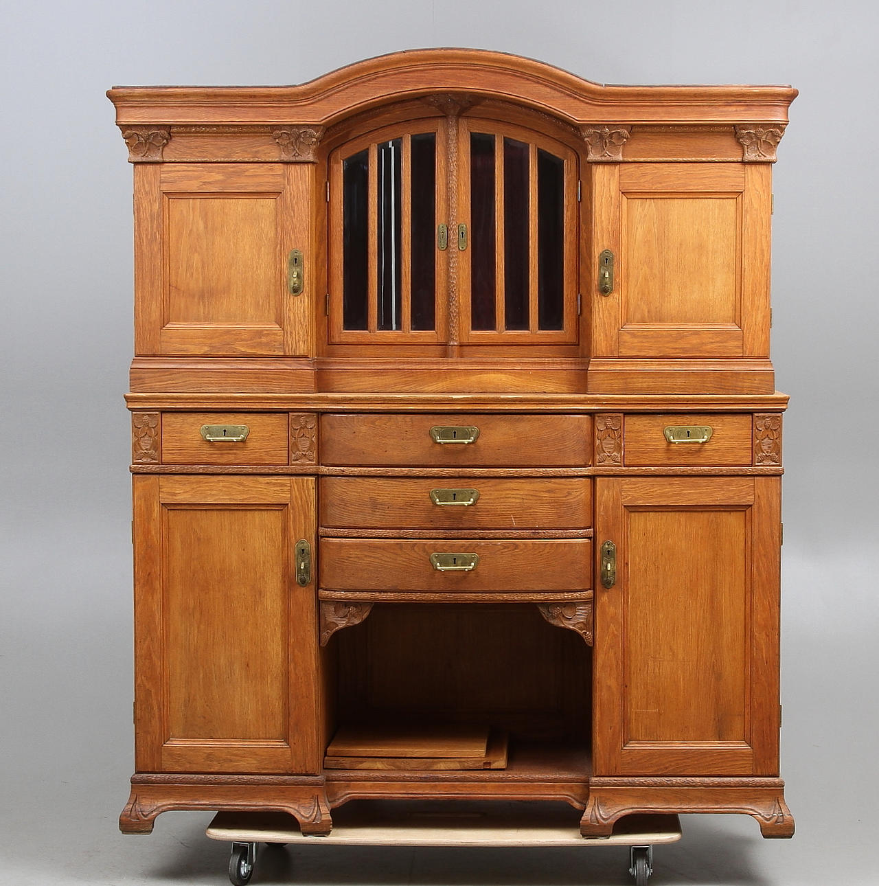 MATSALSSKÅP, ek, jugend, 1900-talets första hälft.